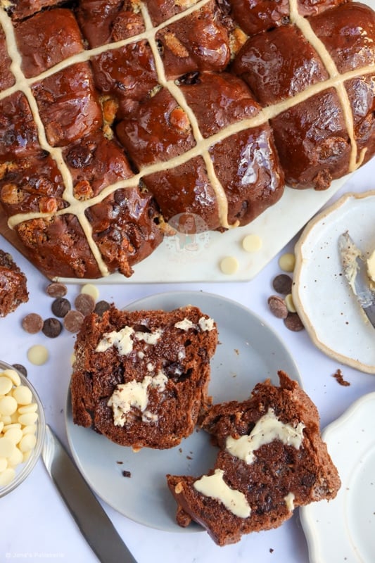 Quick Chocolate Hot Cross Buns: No-Proof Recipe for Melted Chips